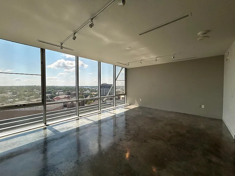 221 E College St #1207 — Photo 21