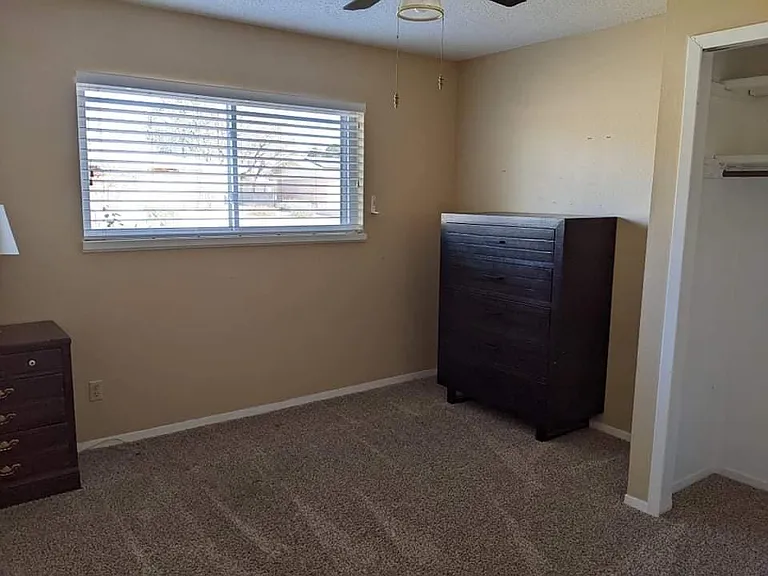 2000 Thomas Dr — Photo 12