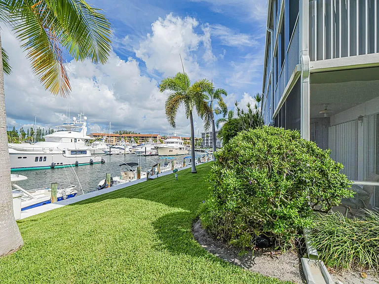 37 Yacht Club Dr #310 — Photo 43