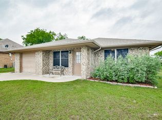 1703 W Doyle St, Granbury, TX 76048