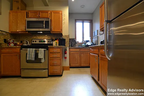 77 Easton St #1A Photo 1