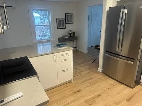 4th image of 23 Cheney St