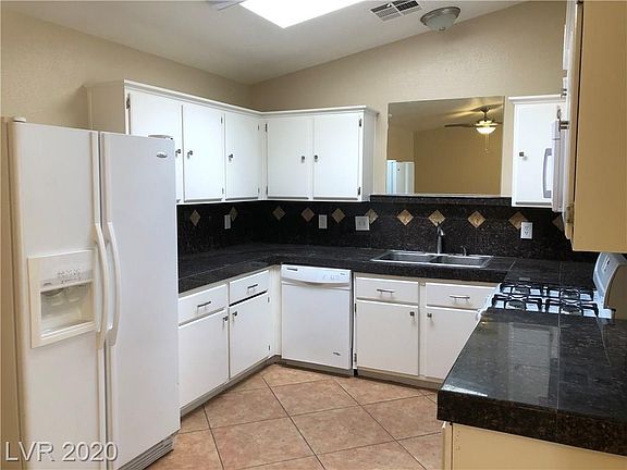 4th image of 2405 Shady Hill Ave