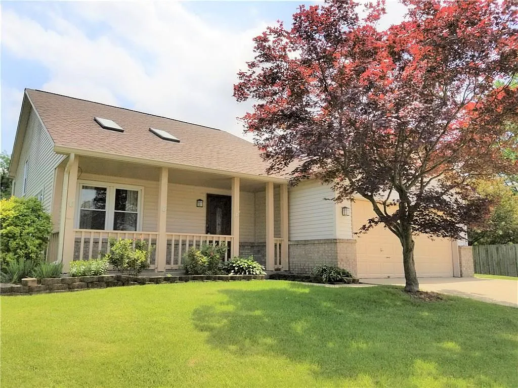 31 Alex Dr photo 1