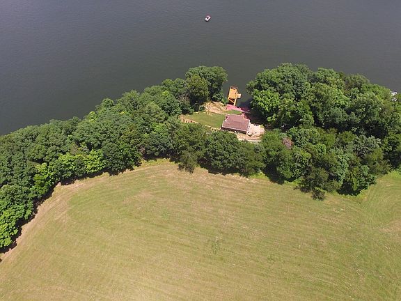 3rd image of 3084 Farmer Ln
