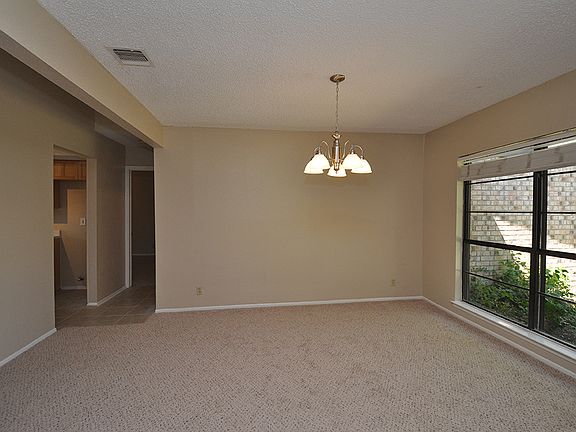 4th image of 3526 Oakheath