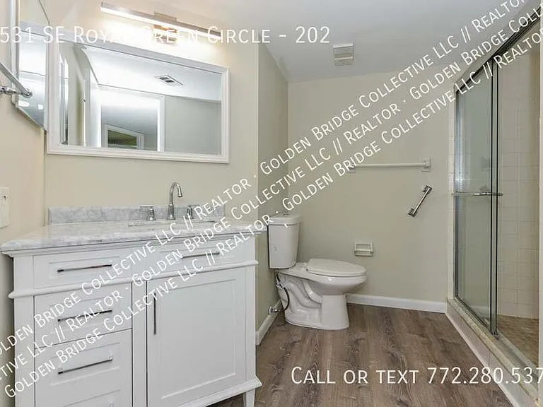 1531 SE Royal Green Cir #202 — Photo 14
