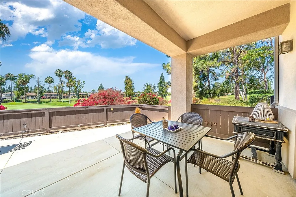 2 bed, 1047 sqft, $4,200 — Photo 1