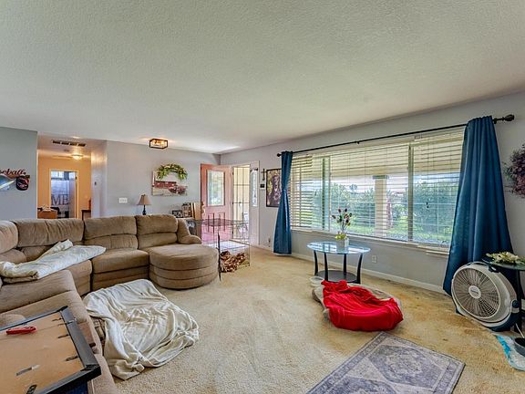 5th image of 205 Highland Ave