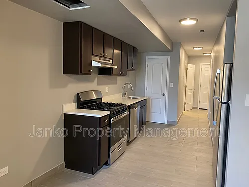 5700 S Wabash Ave Photo 1