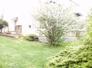 623 Country Ln, Morton, PA 19070