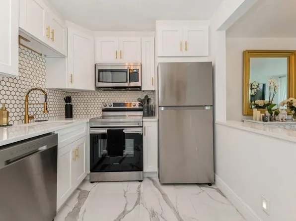 1830 Embassy Drive #503, West Palm Beach, FL 33401