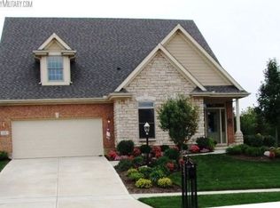 10 Cobblestone Ln, Springboro, OH 45066