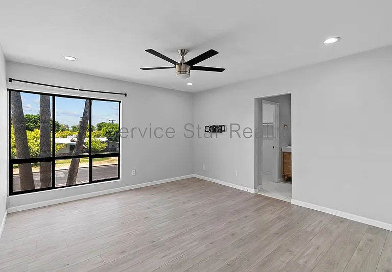 314 W Maryland Ave #A — Photo 12