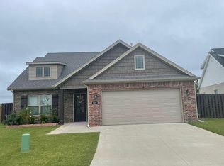 601 Holly St, Centerton, AR 72719