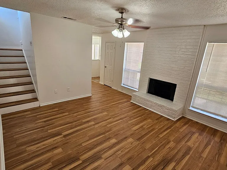 1400 Darr St #C — Photo 12