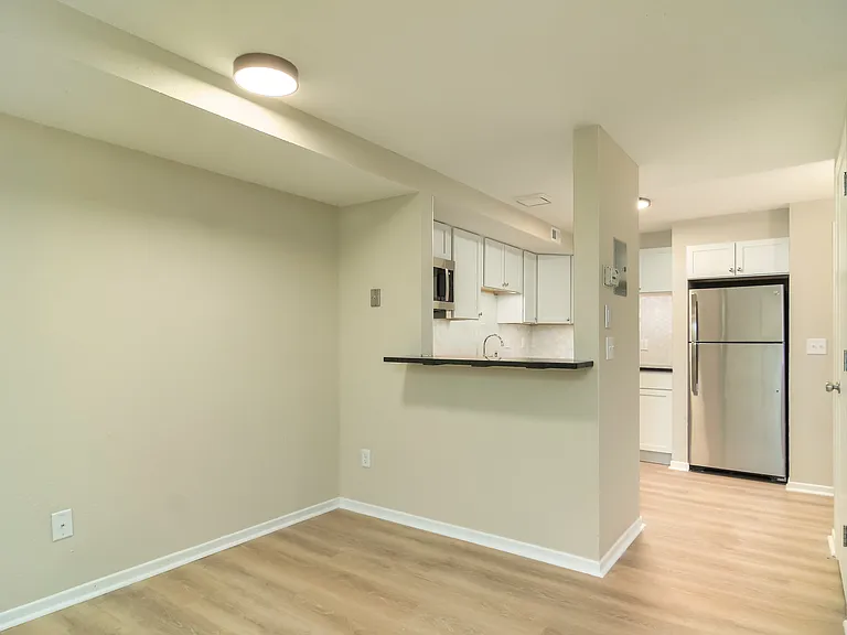 215 5th St NE — Photo 10