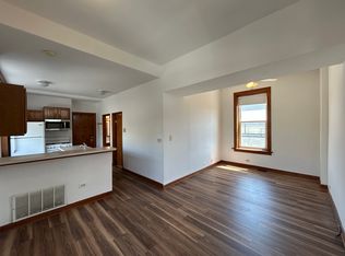 3464 N Clark St APT 3R, Chicago, IL 60657