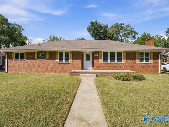 921 8th Ave SE, Decatur, AL 35601