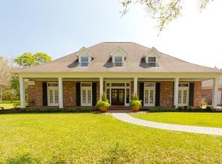 5111 Newpoint Dr, Fresno, TX 77545