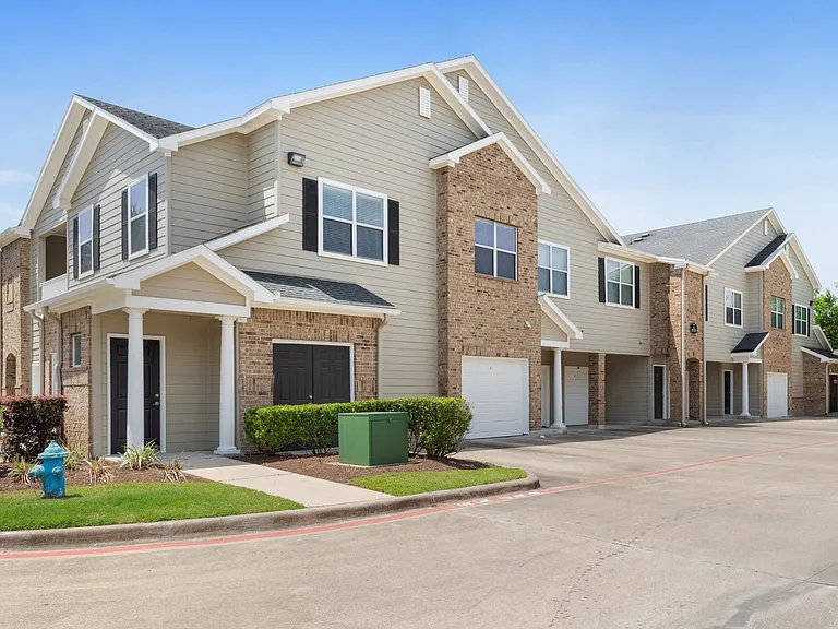 Villas at Huffmeister — Photo 38