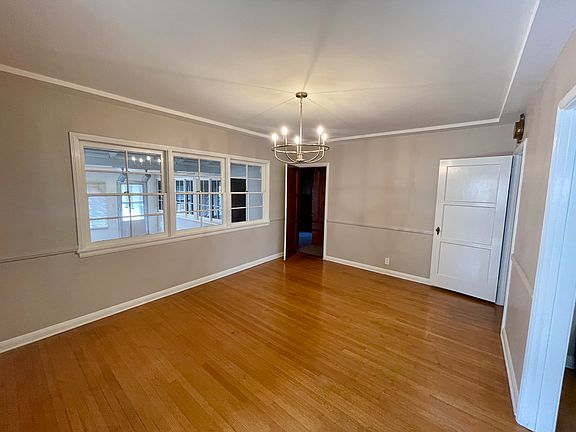 3rd image of 2695 Oregon Ave
