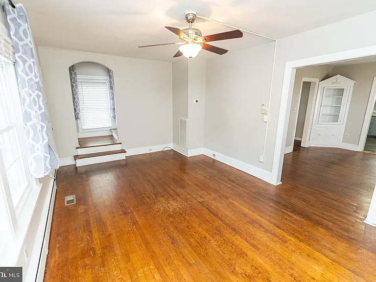 1109 N Division St — Photo 12