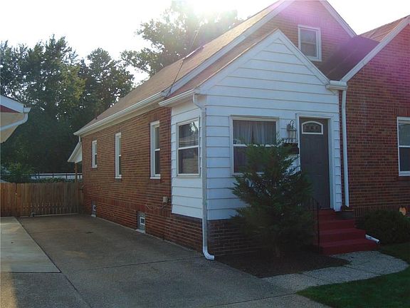 3rd image of 2718 Emerson Ave