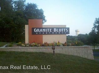 8209 College Trl APT 34, Inver Grove Heights, MN 55076