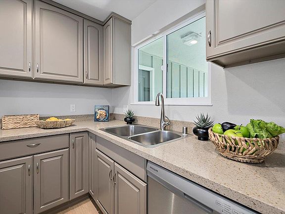 4th image of 1093 Reed Ave APT C