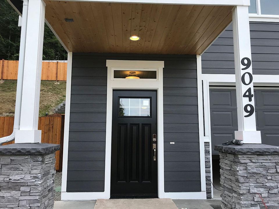 1st image of 9049 Triumph Ave NE