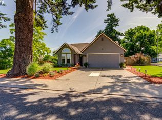 1720 N Locust St, Canby, OR 97013