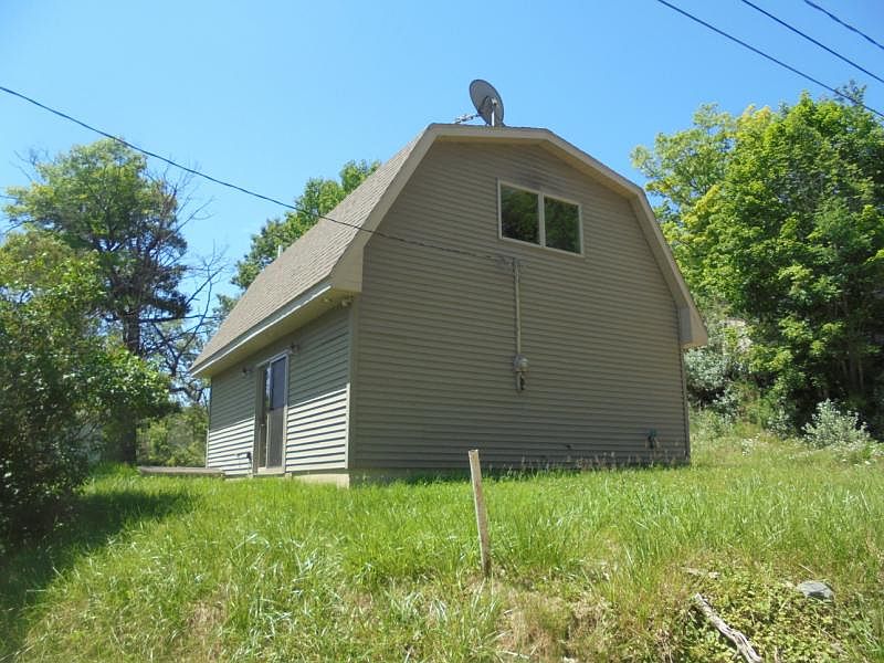 2nd image of 275 N Lake St