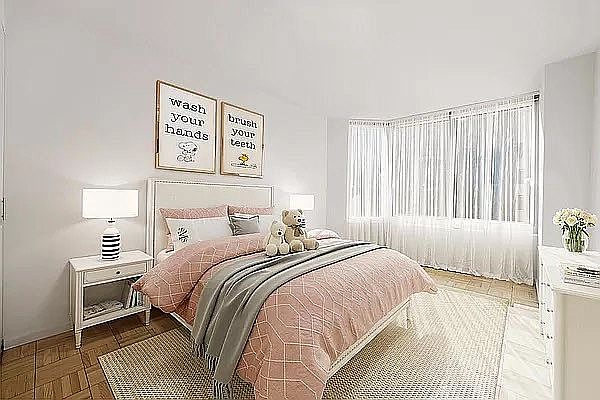 2nd image of 165 E 70th St #3F