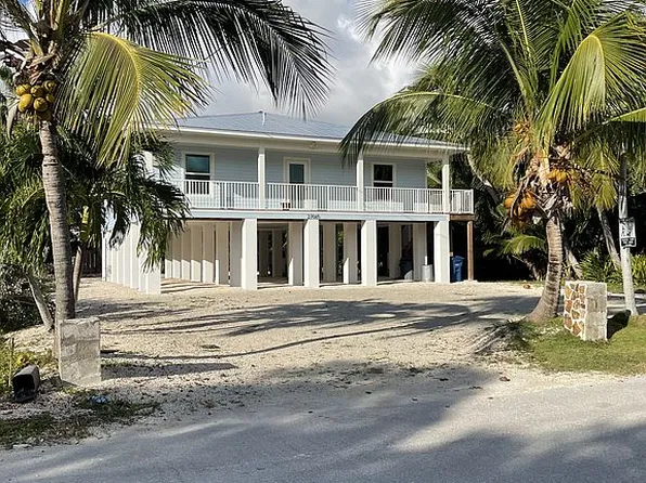27065 Dolphin Rd, Ramrod Key, FL 33042