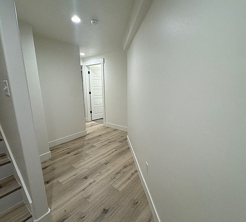 3rd image of 4241-2060 N Basement
