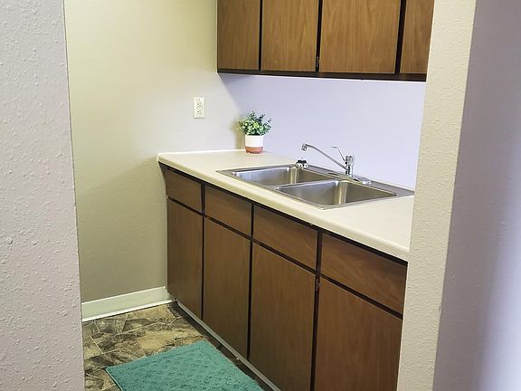 5th image of 1621 7th St N #21