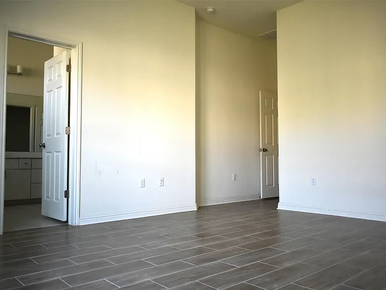 6725 Denia Dr — Photo 29