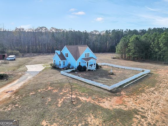 2nd image of 200 Douglas Creek Rd