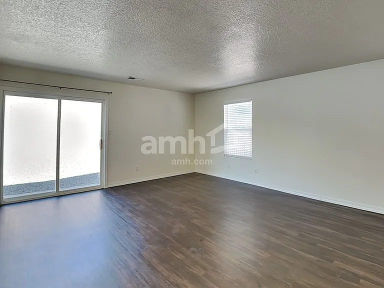 1740 Sierra Norte Loop NE — Photo 7
