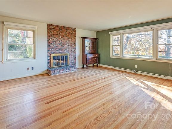 5th image of 134 Lookout Dr