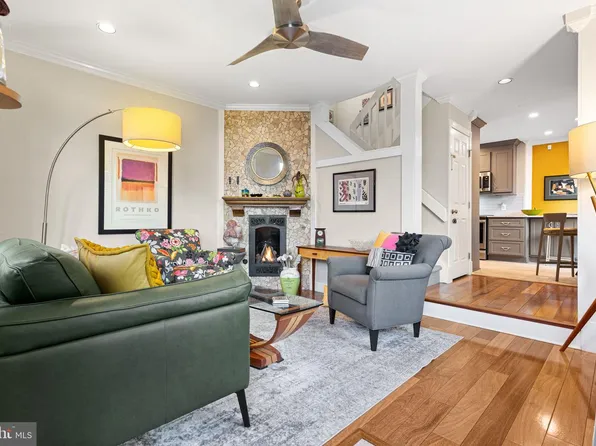 2030 South St APT A, Philadelphia, PA 19146