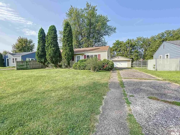 6908 N Pine St, Davenport, IA 52806