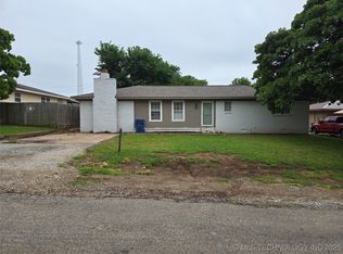 309 Hillcrest St, Pawnee, OK 74058