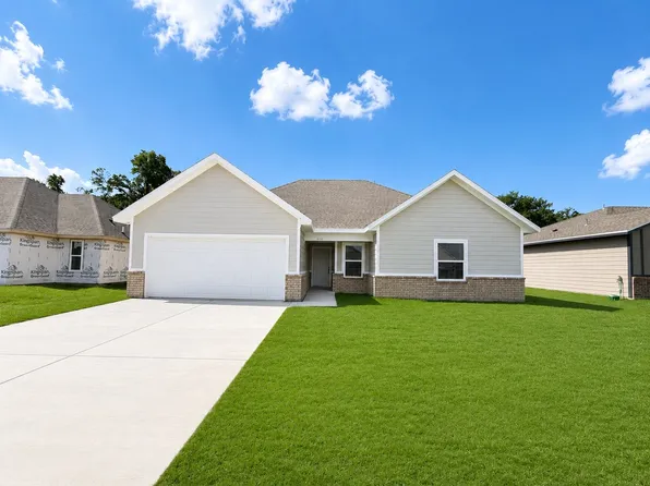 636 Crockett Dr, Cleburne, TX 76033