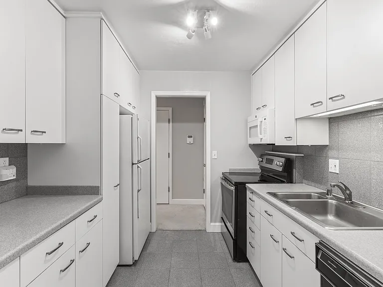 385 Jayne Ave #309 — Photo 1