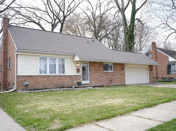 1210 Key West Dr, Clawson, MI 48017