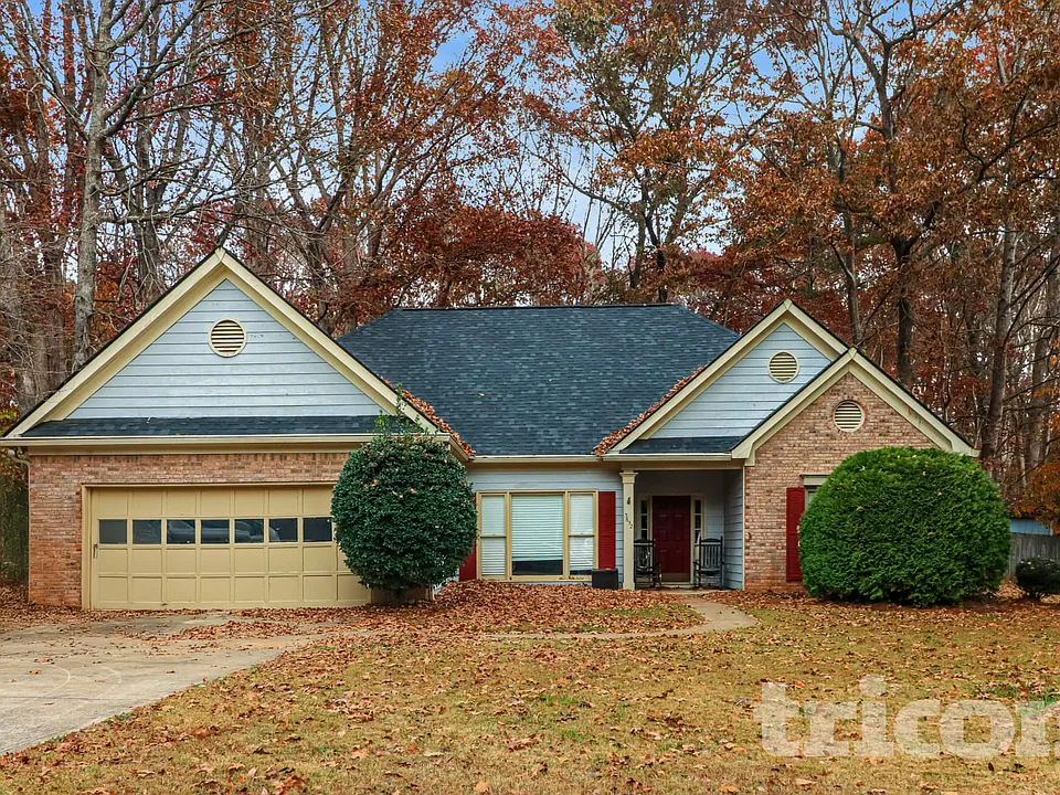 3652 Autumn View Dr NW
