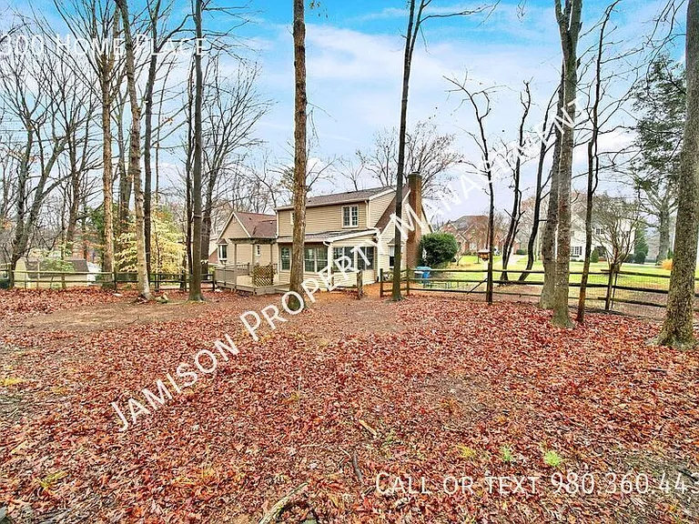 1300 Home Pl — Photo 38