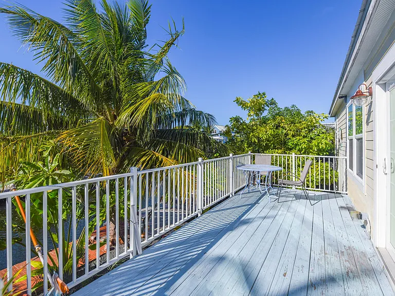Balcony with outdoor dining for 2